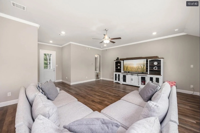 Building Photo - 26579 Pin Oak Dr