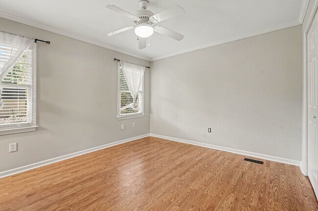 Building Photo - 290 University Cir