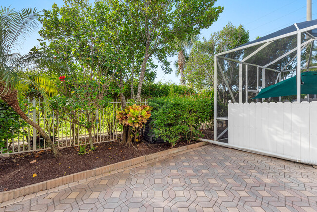Building Photo - 774 Seaview Dr