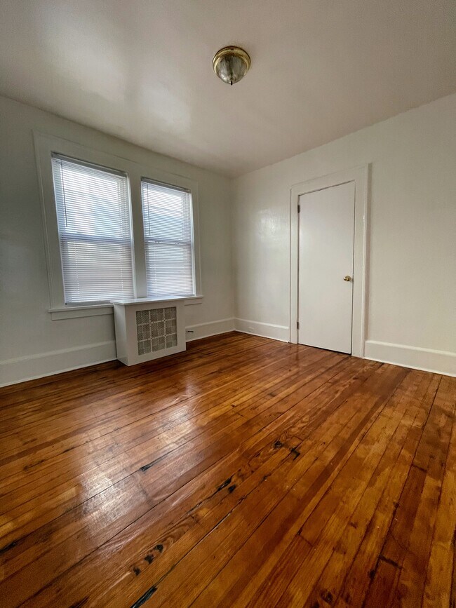 Building Photo - 355 High St