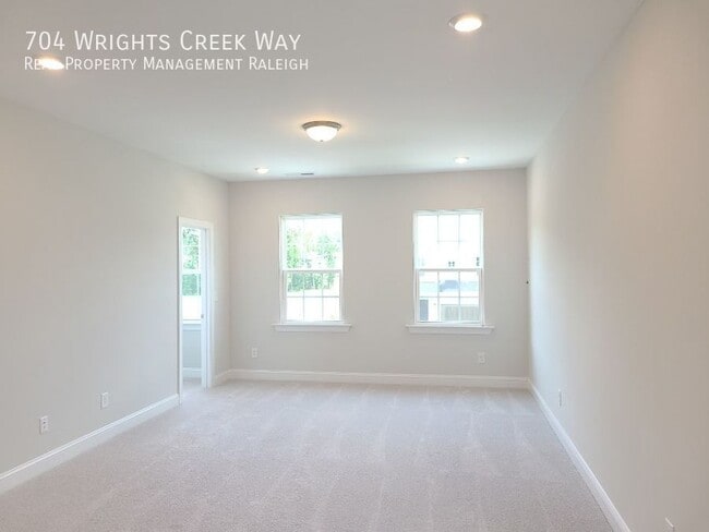 Building Photo - 704 Wrights Creek Way