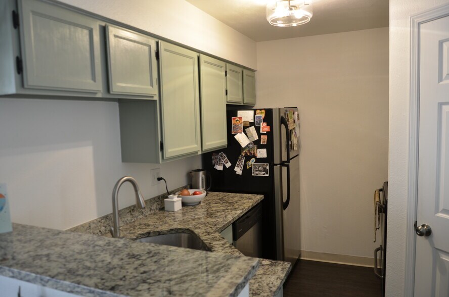 Building Photo - 4789 White Rock Cir