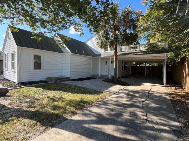 Building Photo - Del Mar Subdivision Two Blocks From Ocean ...