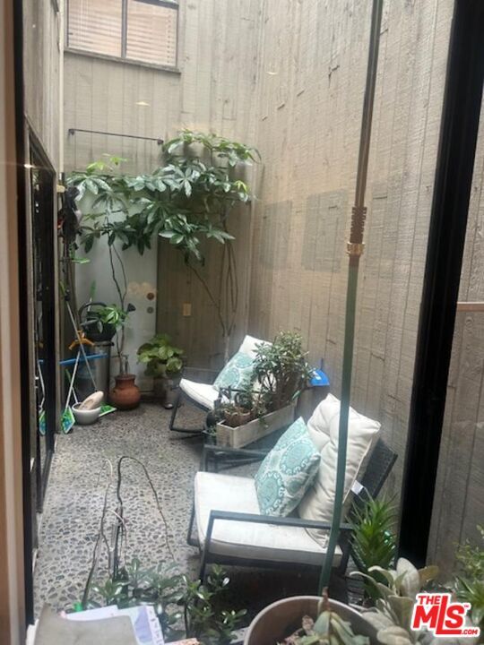 Building Photo - 1220 Manning Ave