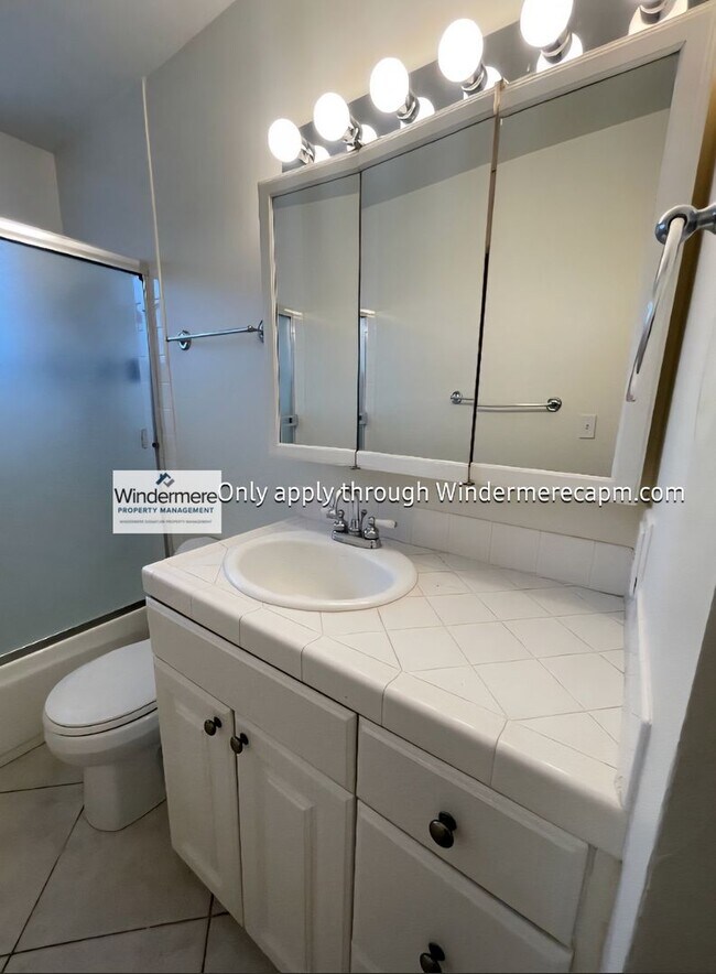 Building Photo - Delightful 2 Bedroom Condo- Available Now!