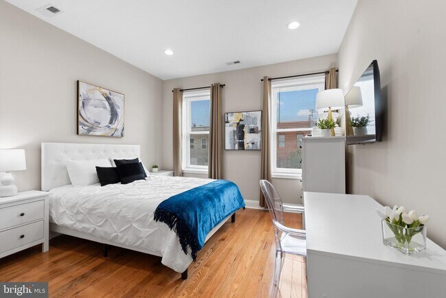 Building Photo - 2235 E Chase St