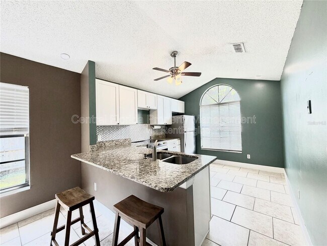 Building Photo - 10227 Comfort Cir