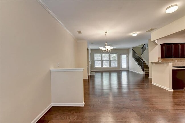 Building Photo - 2152 Greencrest Cir