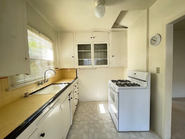 Building Photo - Southside Single Story Home