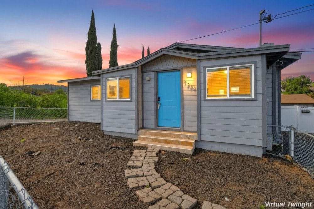 Building Photo - 9234 -9236 Winter Gardens Blvd