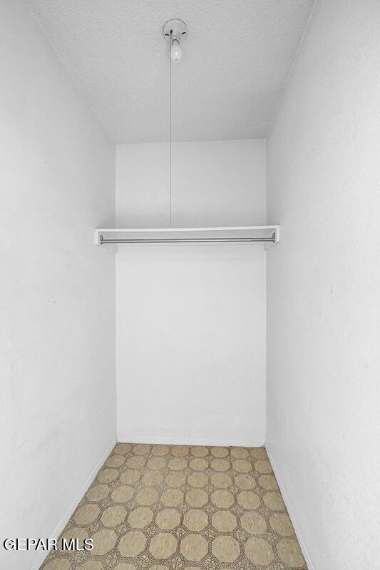 Building Photo - 1909 Karen Sue Pl