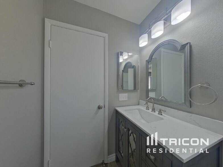 Building Photo - 8336 Sky Canyon Ct