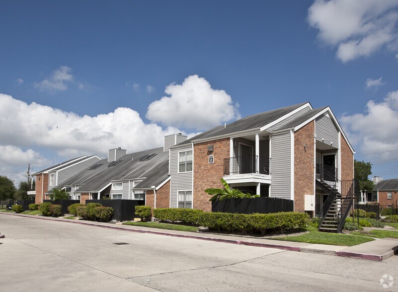 Kingston Port Apartment Homes - Kingston Port