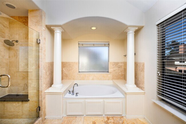 Building Photo - 2327 Centerbrook Ln