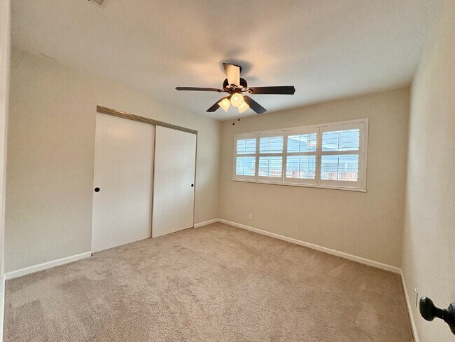 Building Photo - Spacious 3 Bedroom Gilroy Home with AC  & Attached Garage