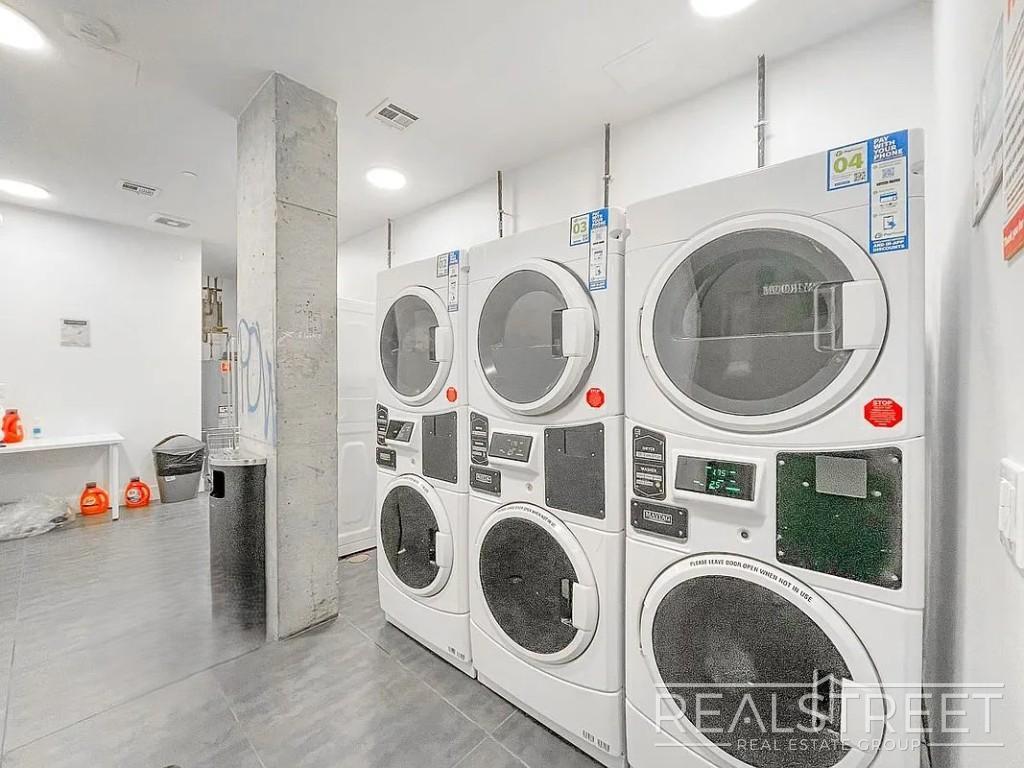 Building Photo - 187 Kent Ave