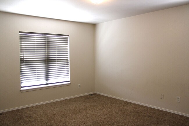 Building Photo - Spacious 2BR Home | Updated Finishes, Pool Access, 2-Car Garage