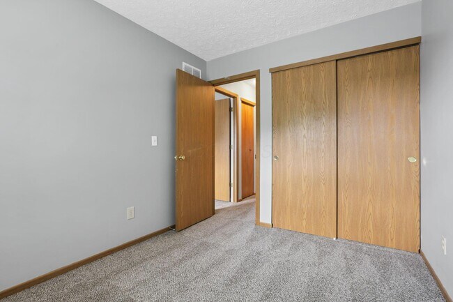 Building Photo - 933 Briaro St