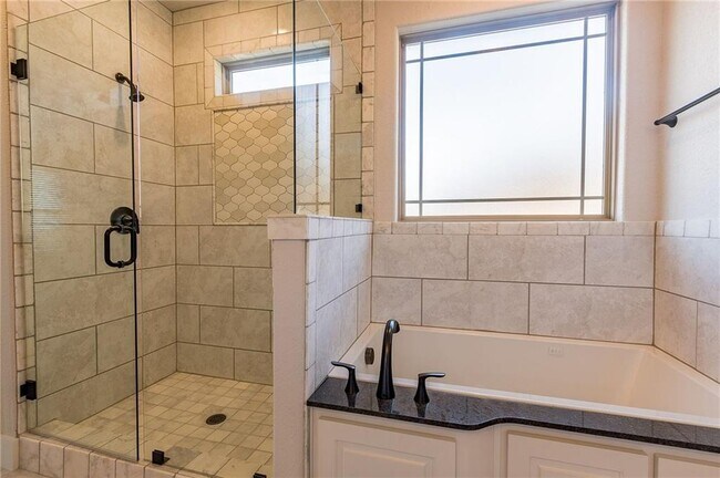 Building Photo - 489 E Ozark View Drive