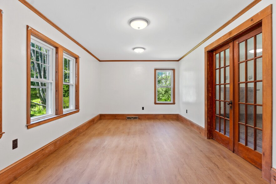 Building Photo - 15 Sherburne Rd