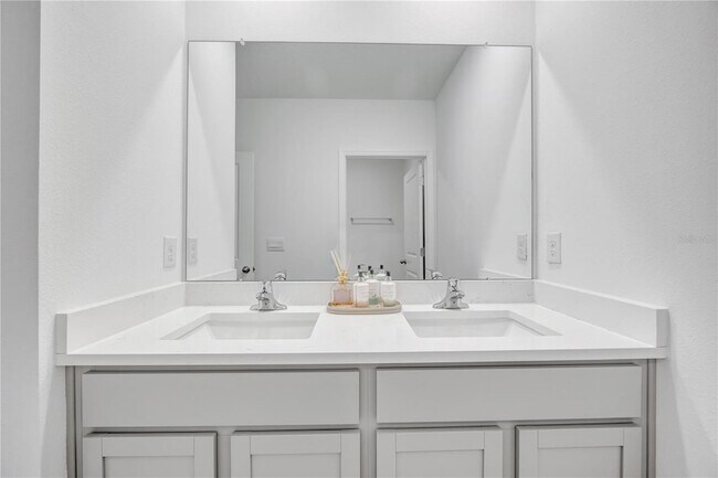 Building Photo - 10482 Quail Grv Wy