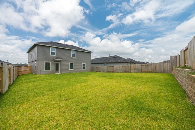 Building Photo - 40818 Hawthorne Glades St
