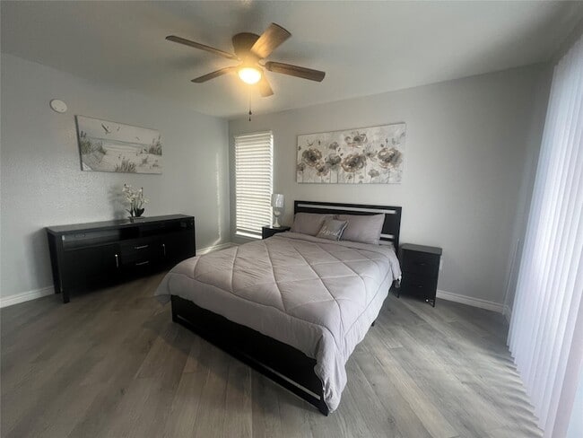 Building Photo - 7501 Chesterfield Dr