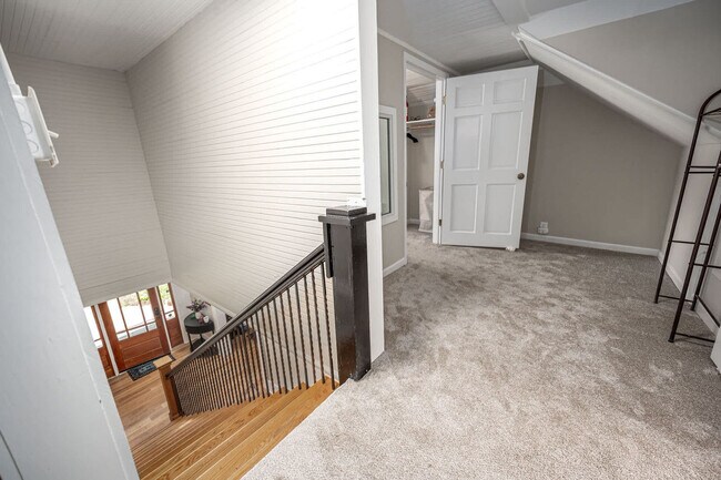 Building Photo - 500 W Rosemary St