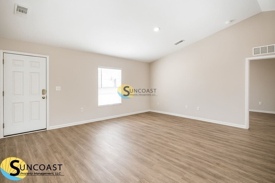 Building Photo - 13 Sellner Pl