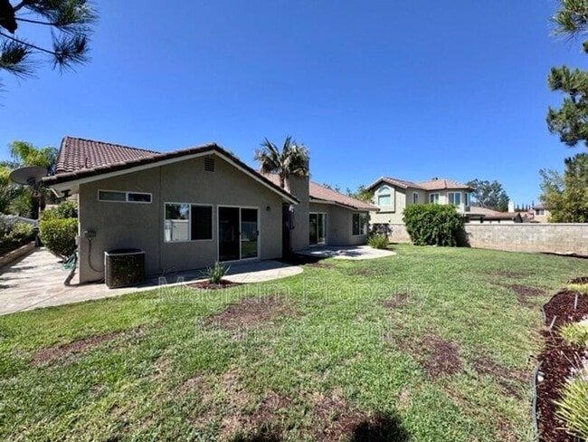 Building Photo - 687 Black Oak Cir