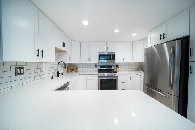 Building Photo - 4257 Laurel Canyon Blvd