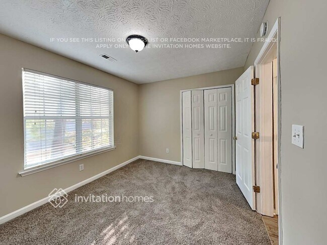 Building Photo - 552 Horseshoe Cir