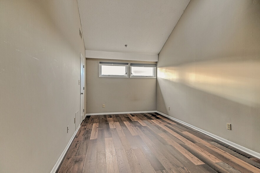 Building Photo - 109 Beechnut St