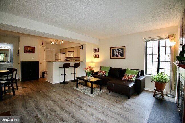 Building Photo - 6033 Curtier Dr