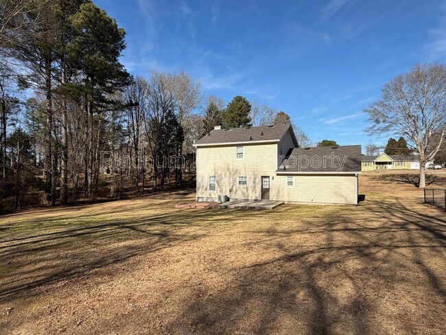 Building Photo - 240 Carter Rd