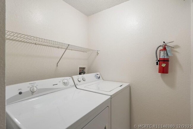 Building Photo - 3021 Alcazar Pl