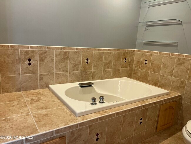 Building Photo - 53 Primrose Ln