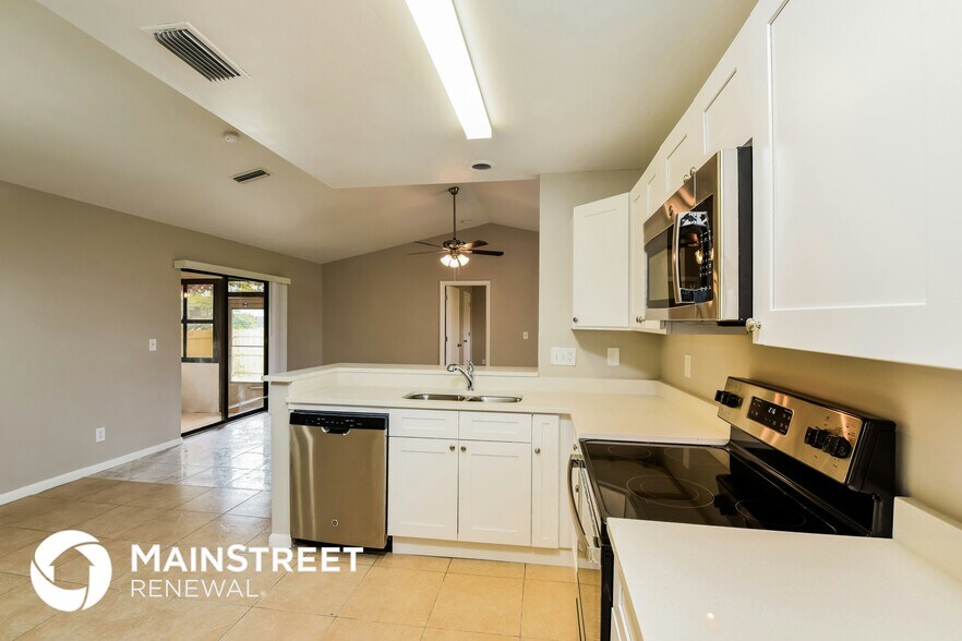 Building Photo - 8360 Coral Dr
