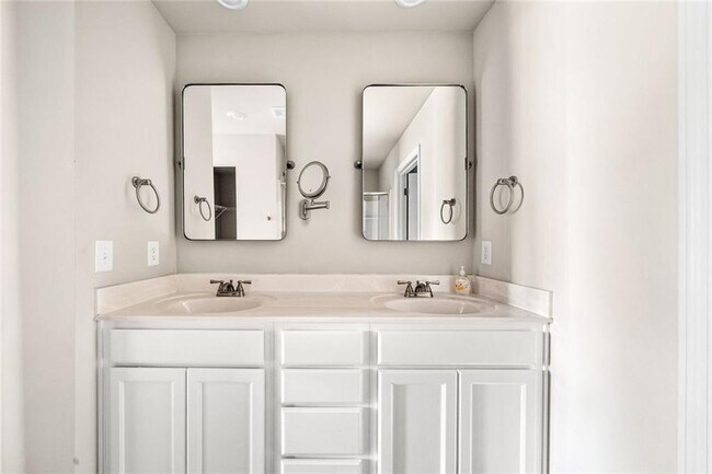 Building Photo - 217 Whitetail Cir