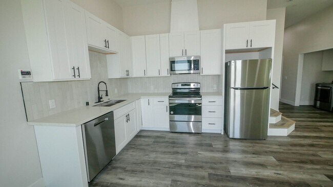 Primary Photo - 5535-5539 Potomac St.