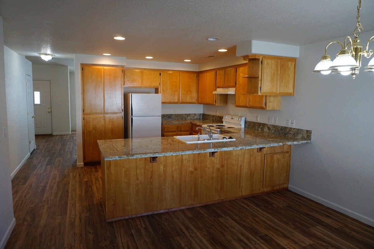 Building Photo - 1221 Skeeters Ln