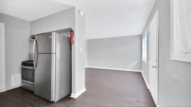 Building Photo - 5532 Eskridge St