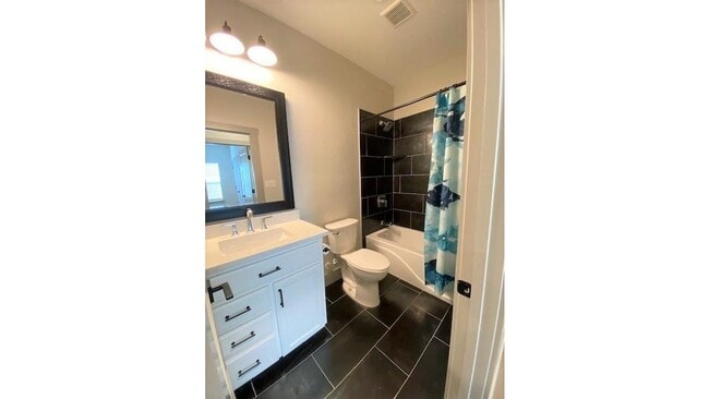 Building Photo - 405 Carneros Dr
