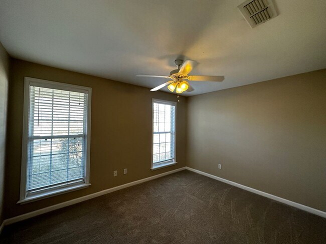 Building Photo - 4895 Heritage Park Blvd