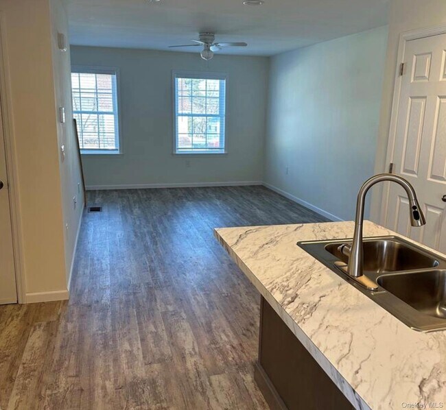 Building Photo - 26 Grand St