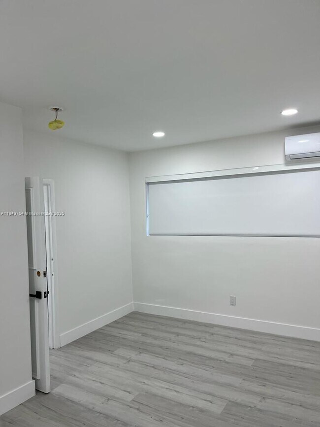 Building Photo - 7128 Indian Creek Dr