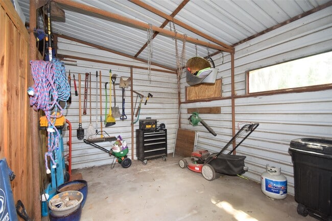 Building Photo - 1130 Stonecrest Dr