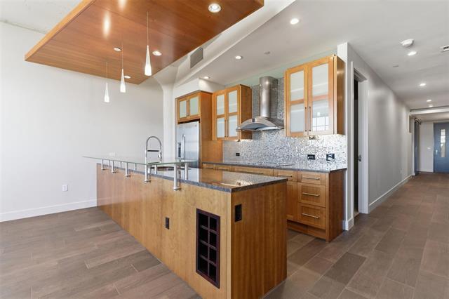 Building Photo - 2600 W 7th St