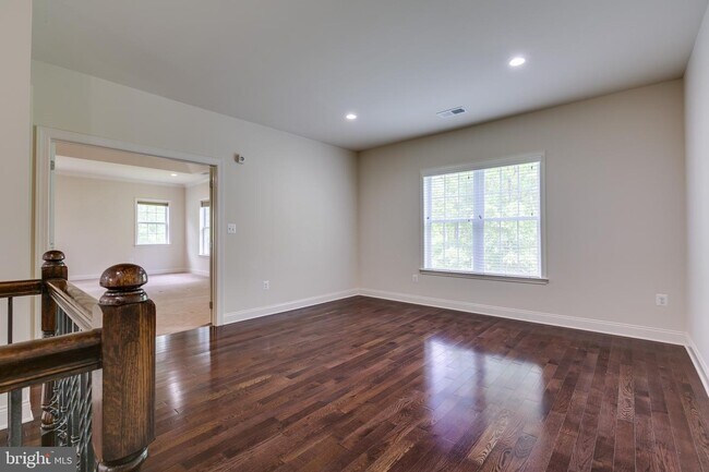 Building Photo - 42948 Courtland Chase Square