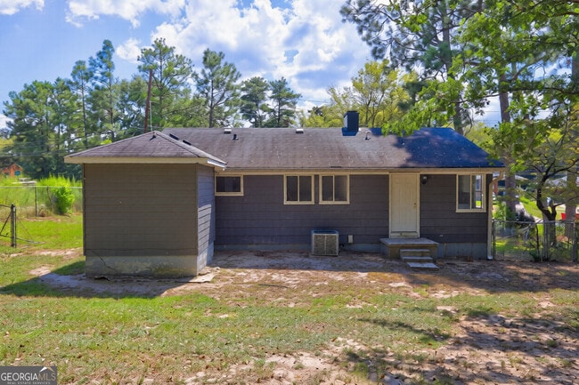 Building Photo - 1367 Canterbury Rd